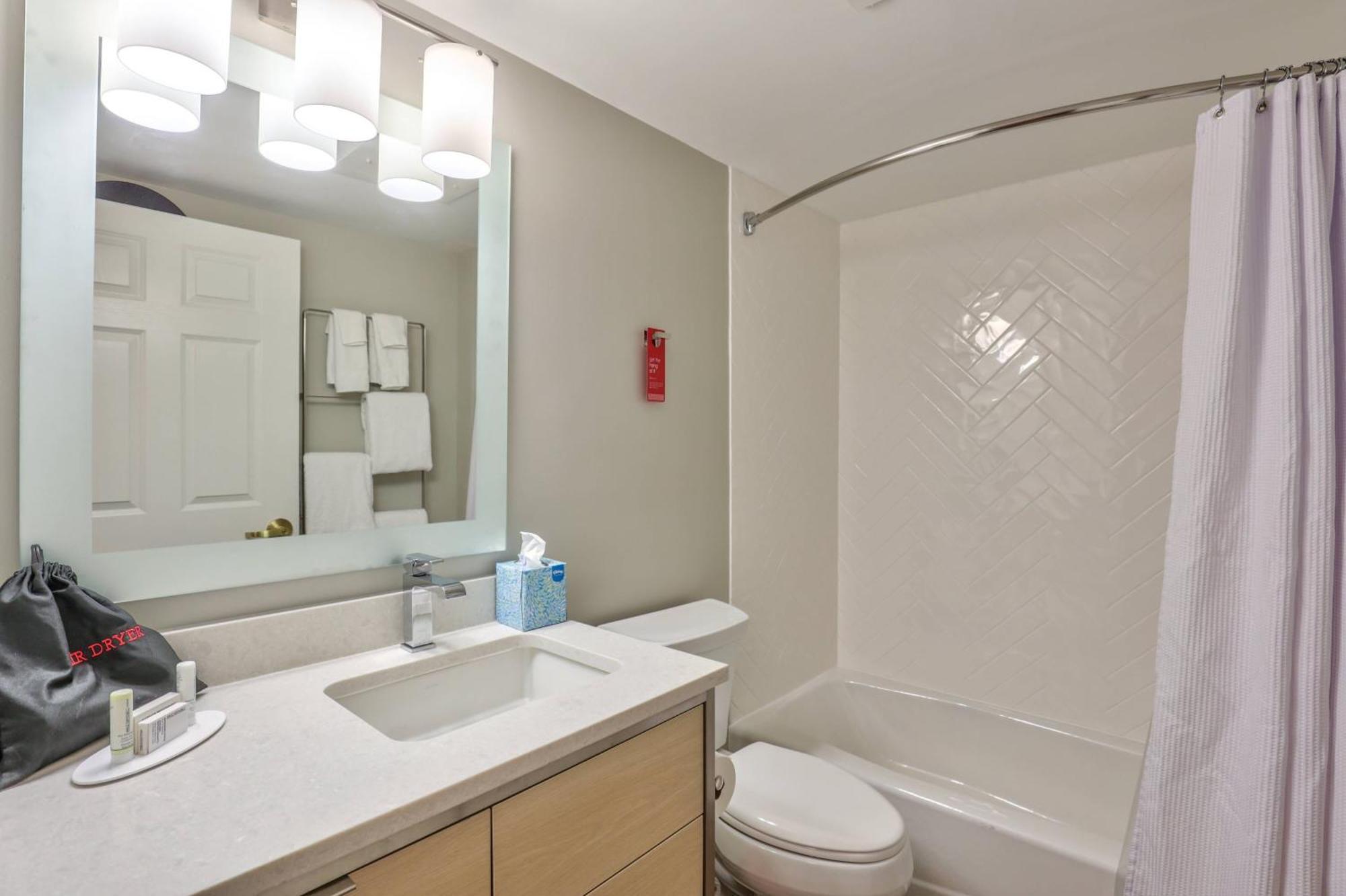 Alluxsuites At 1876, Ascend Hotel Collection Tallahassee Dış mekan fotoğraf