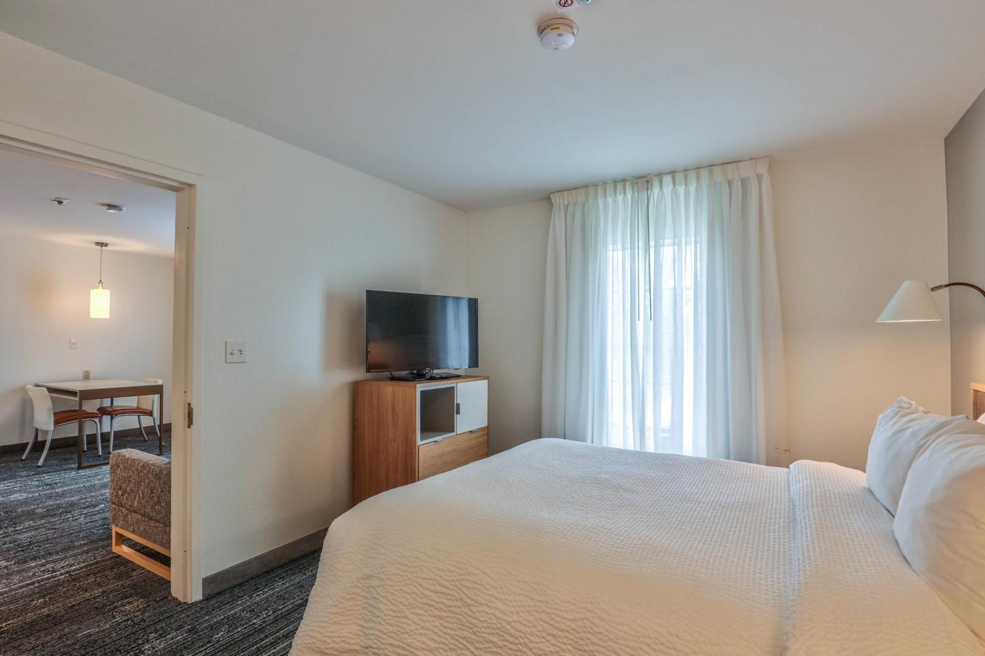 Alluxsuites At 1876, Ascend Hotel Collection Tallahassee Dış mekan fotoğraf