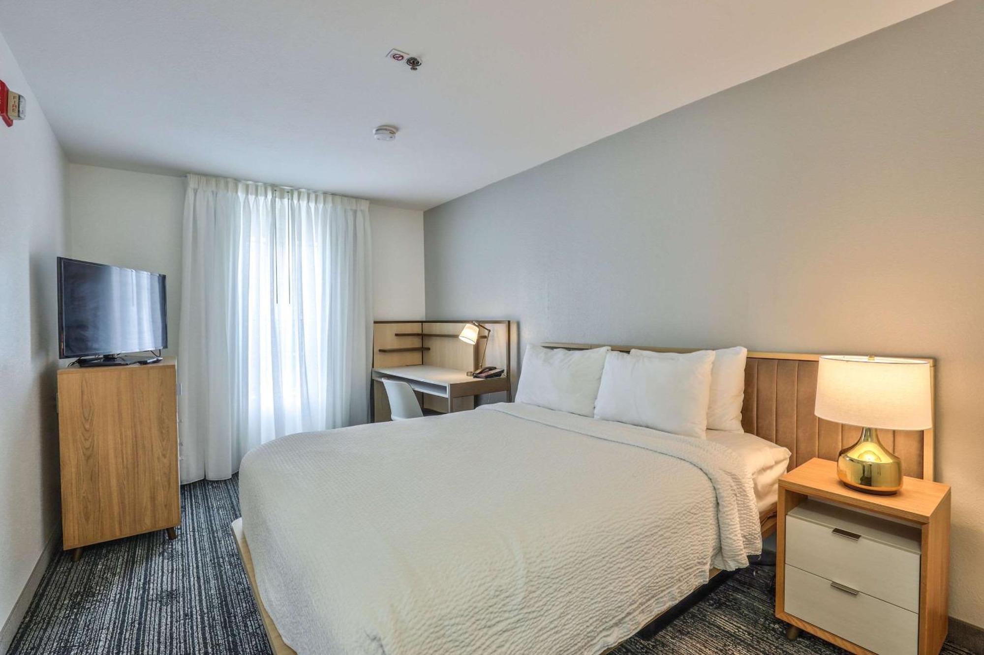Alluxsuites At 1876, Ascend Hotel Collection Tallahassee Dış mekan fotoğraf